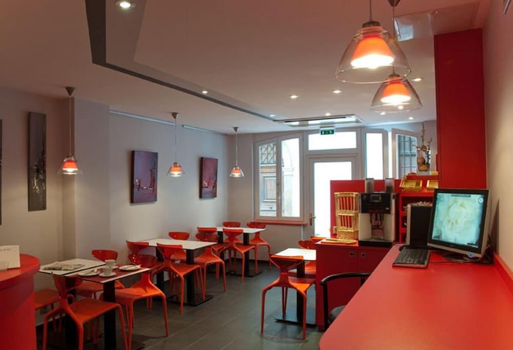 restaurant-cafeteria