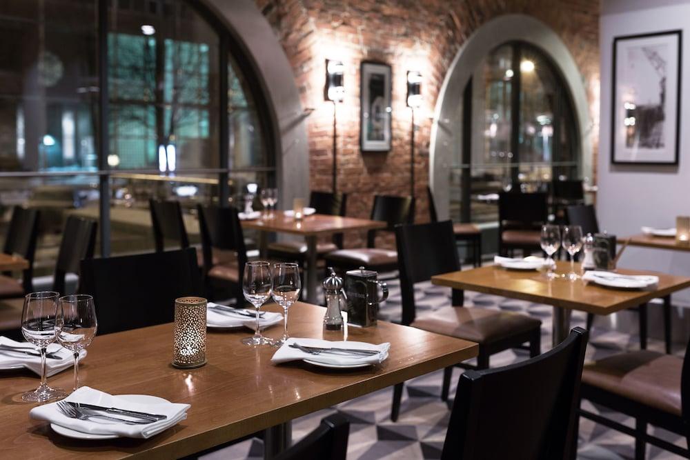 restaurant cafeteria