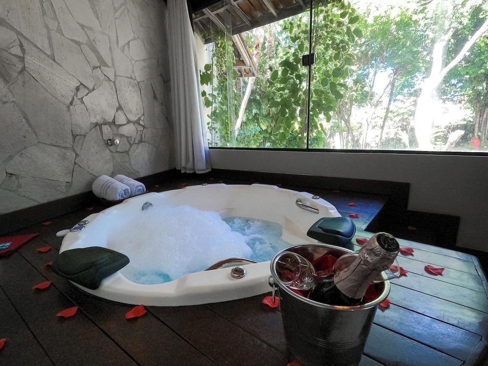 swimming pool spa