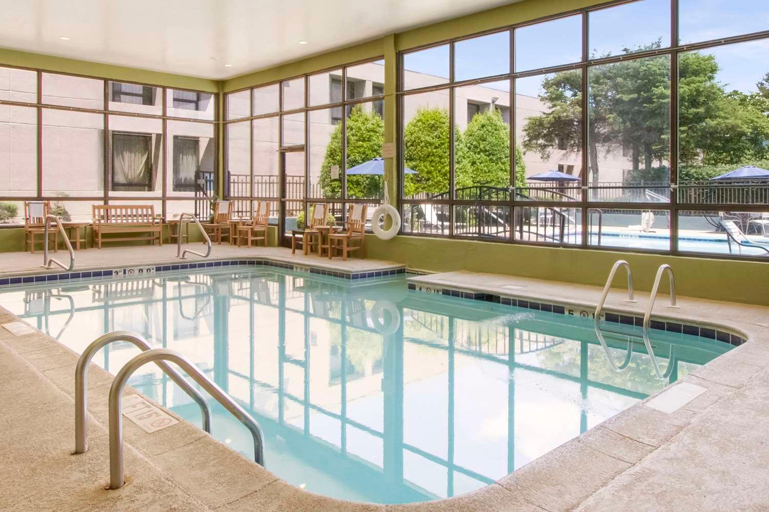 swimming pool spa