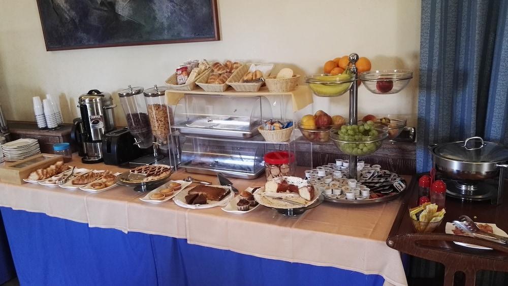 restaurant-cafeteria