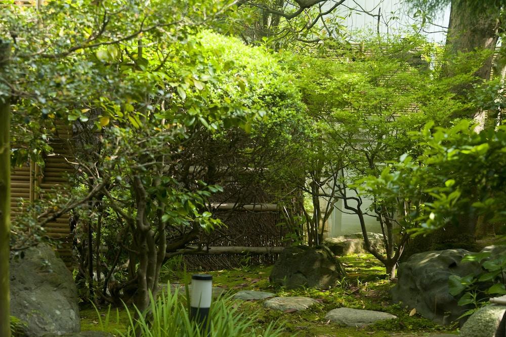 surroundings