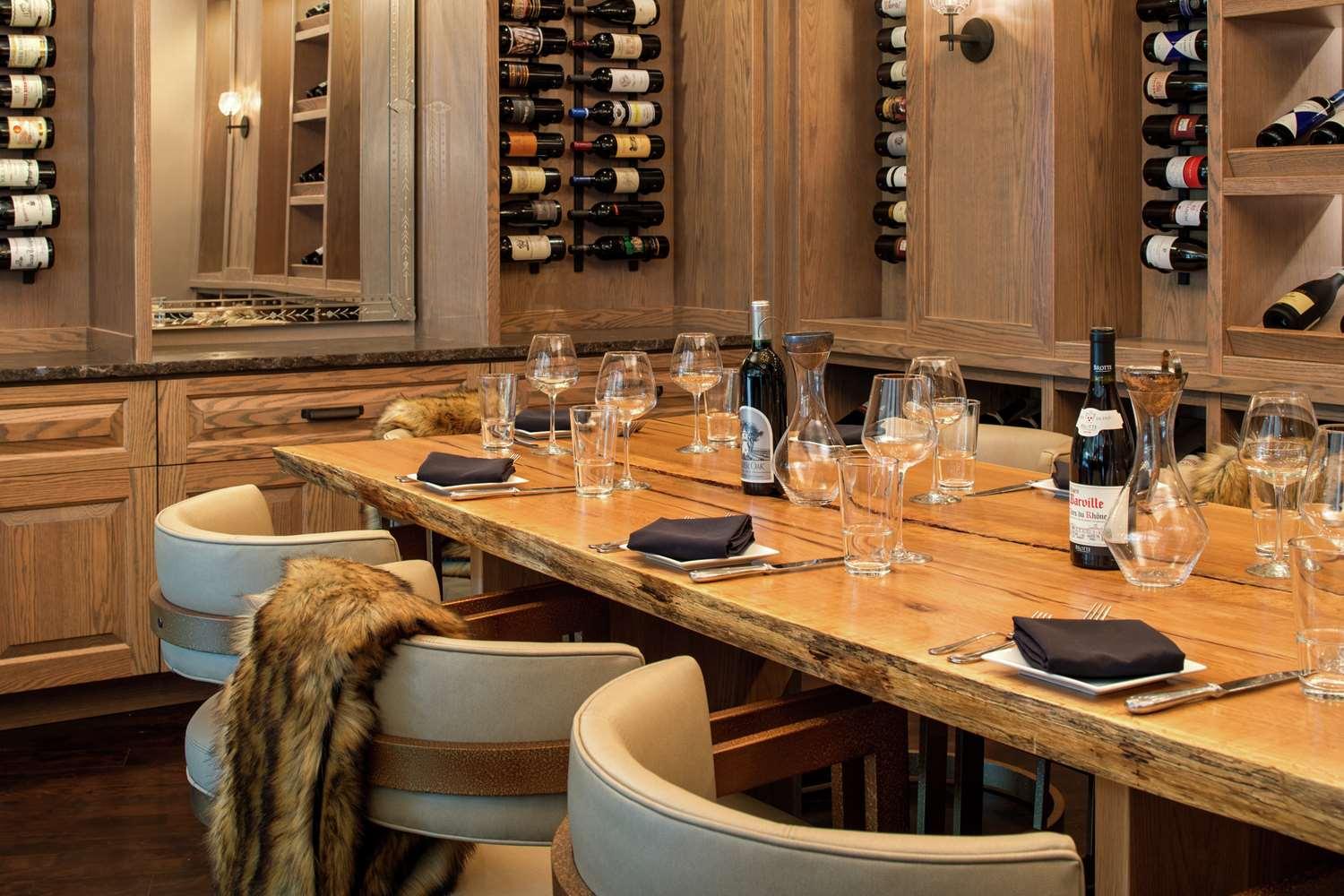 restaurant cafeteria