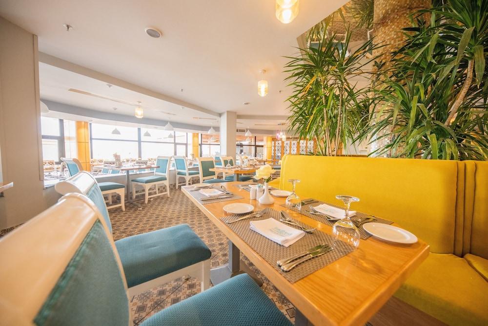 restaurant cafeteria