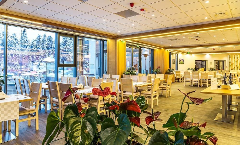 restaurant cafeteria