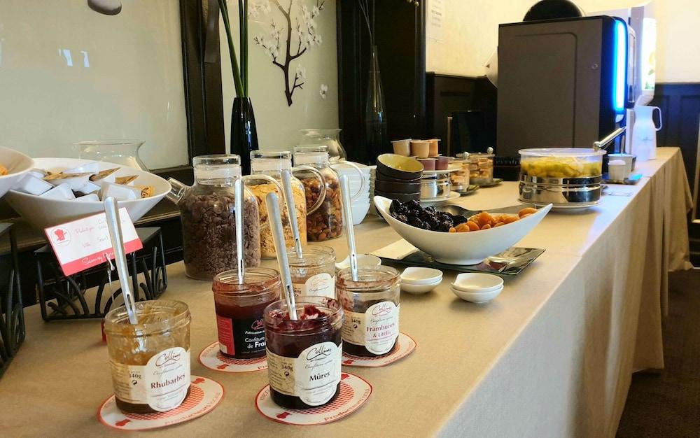 restaurant cafeteria