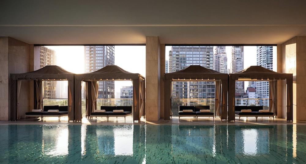 swimming pool spa