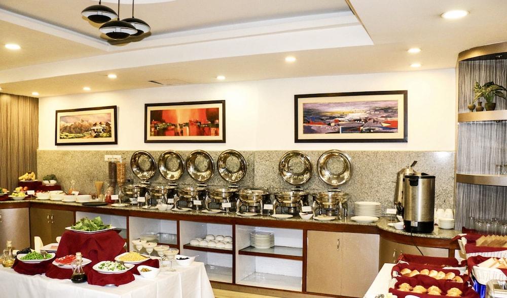 restaurant cafeteria