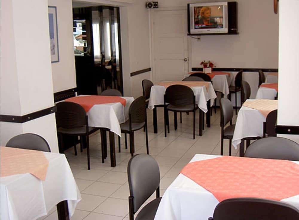 restaurant-cafeteria
