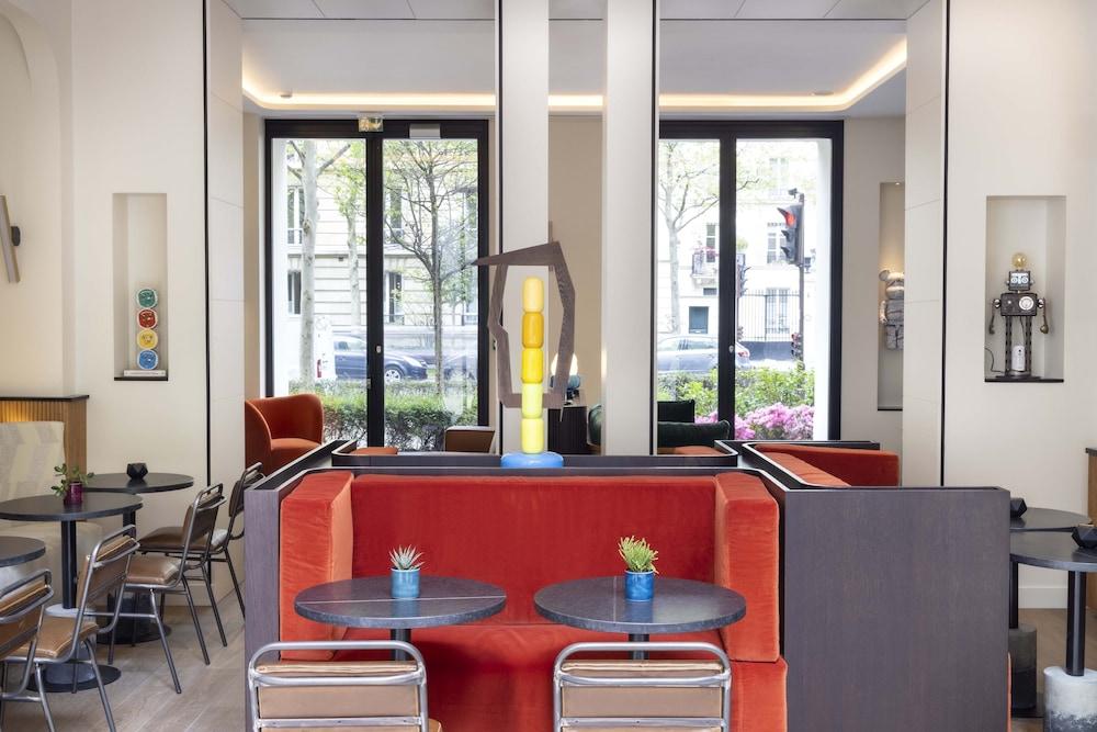 restaurant cafeteria