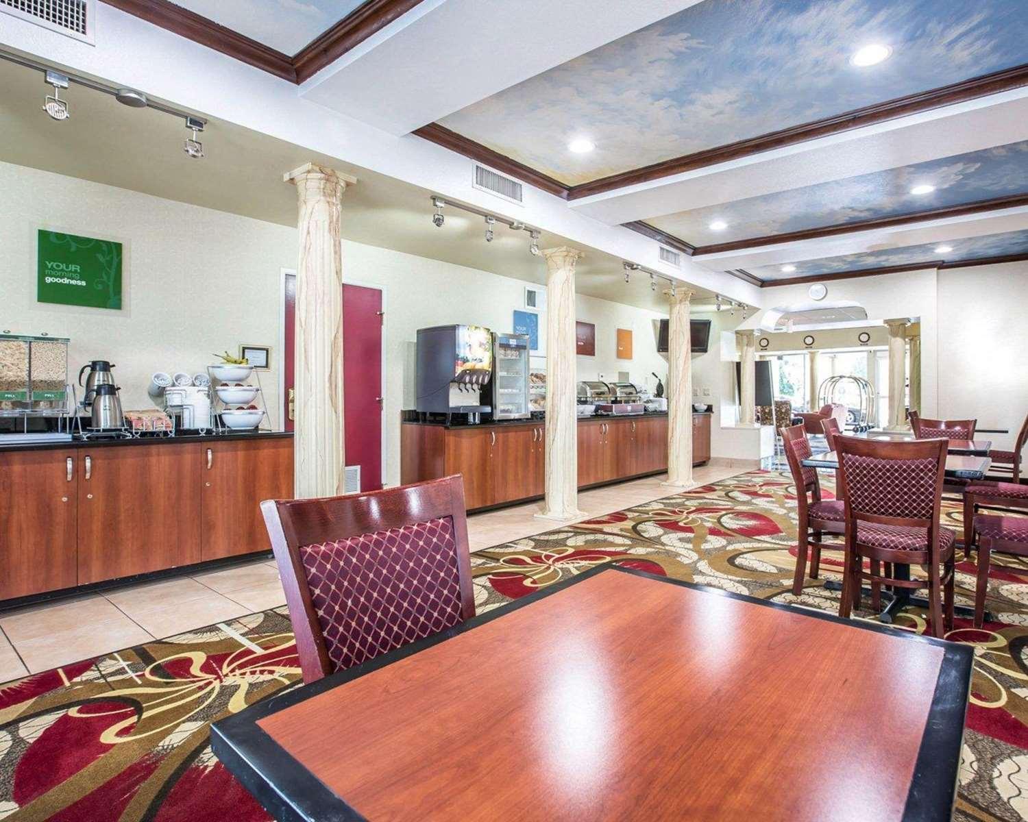 restaurant cafeteria