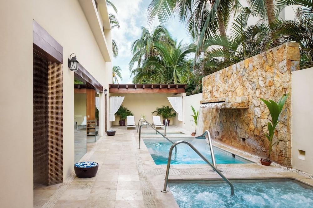 swimming pool spa