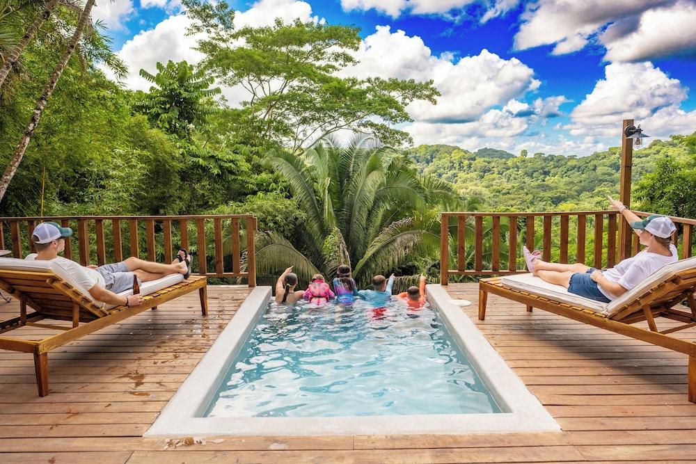 swimming pool spa