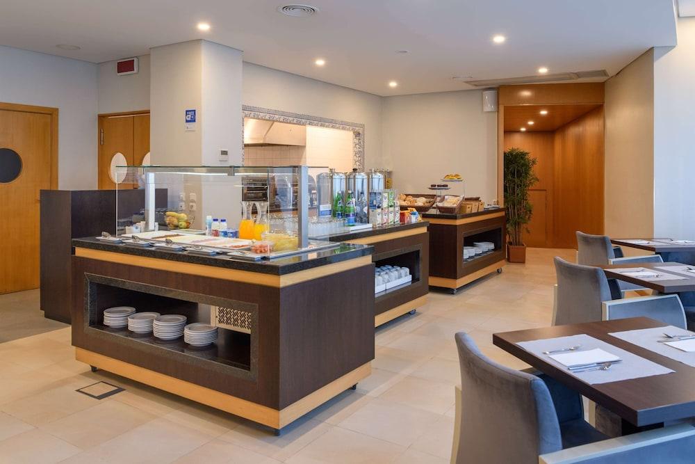 restaurant-cafeteria