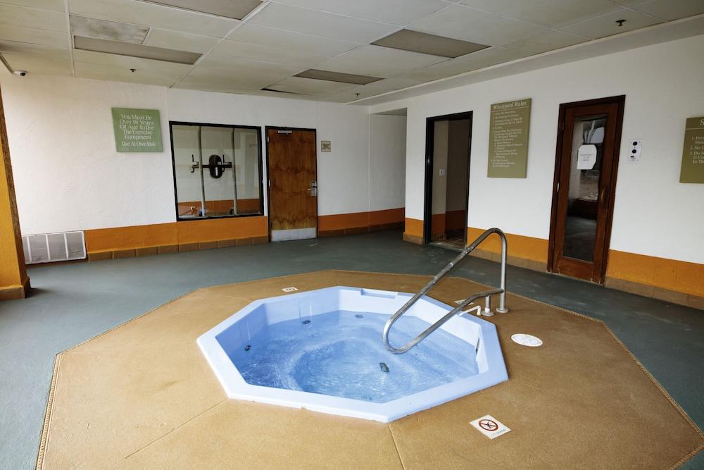swimming pool spa