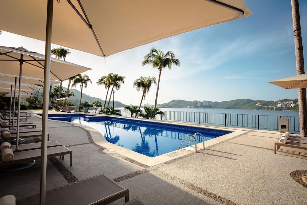 swimming pool spa
