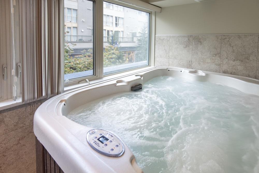 swimming pool spa