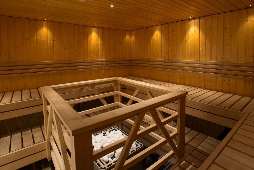 swimming pool spa