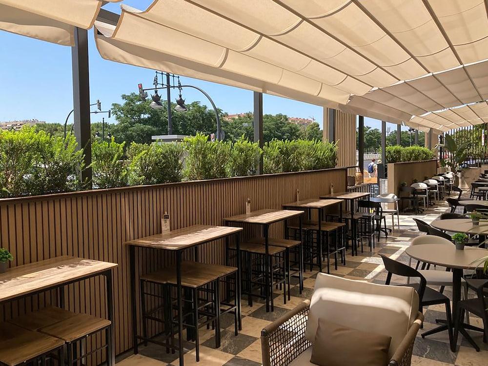 restaurant cafeteria