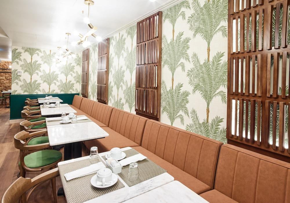 restaurant cafeteria
