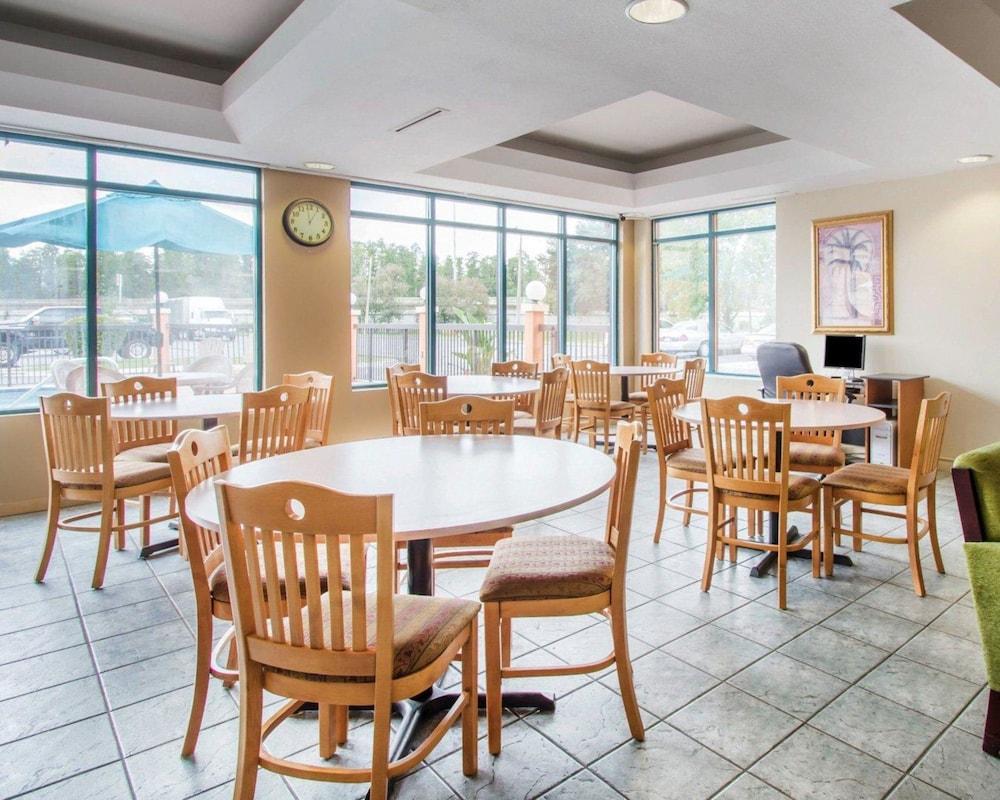 restaurant-cafeteria
