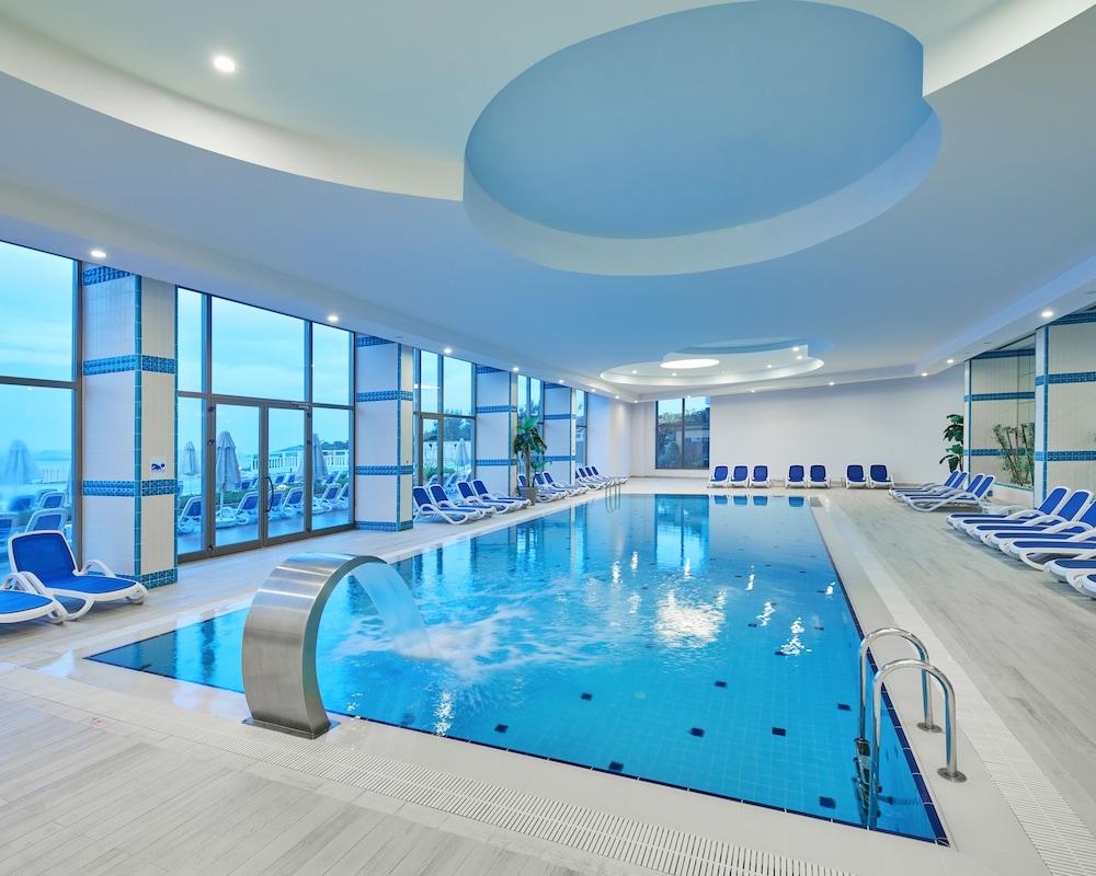 swimming pool spa