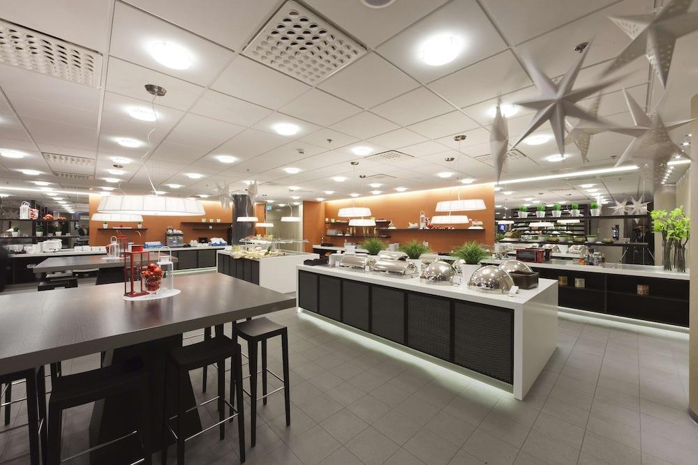 restaurant-cafeteria