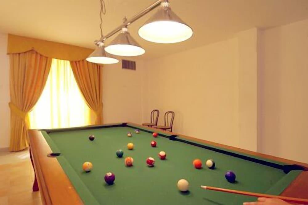 swimming pool spa