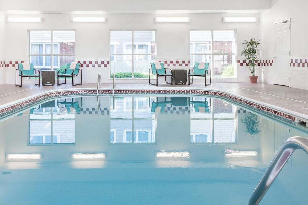 swimming pool spa