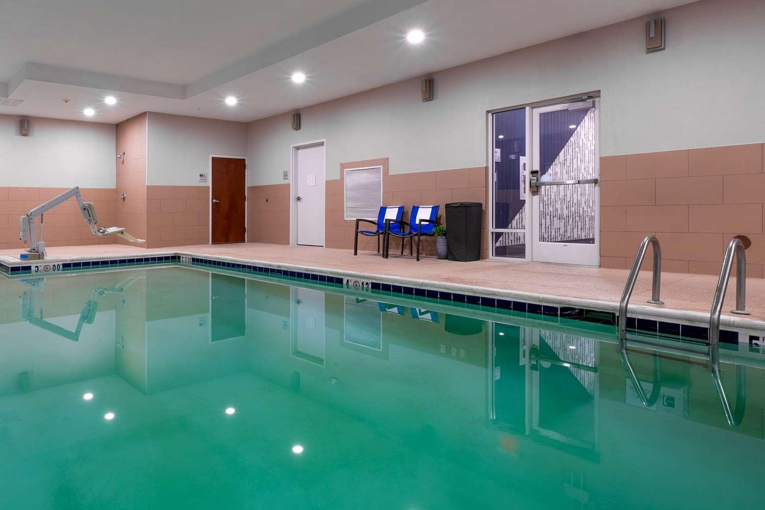 swimming pool spa