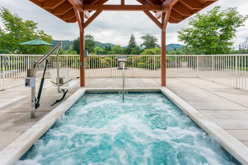 swimming pool spa