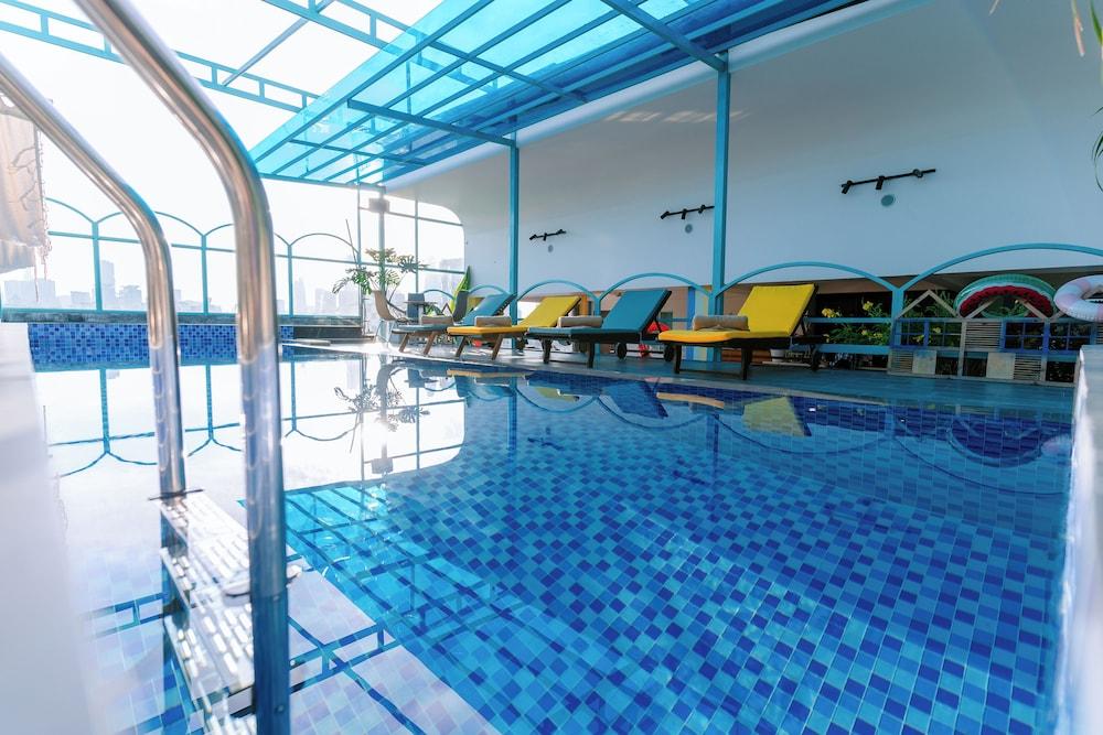 swimming pool spa
