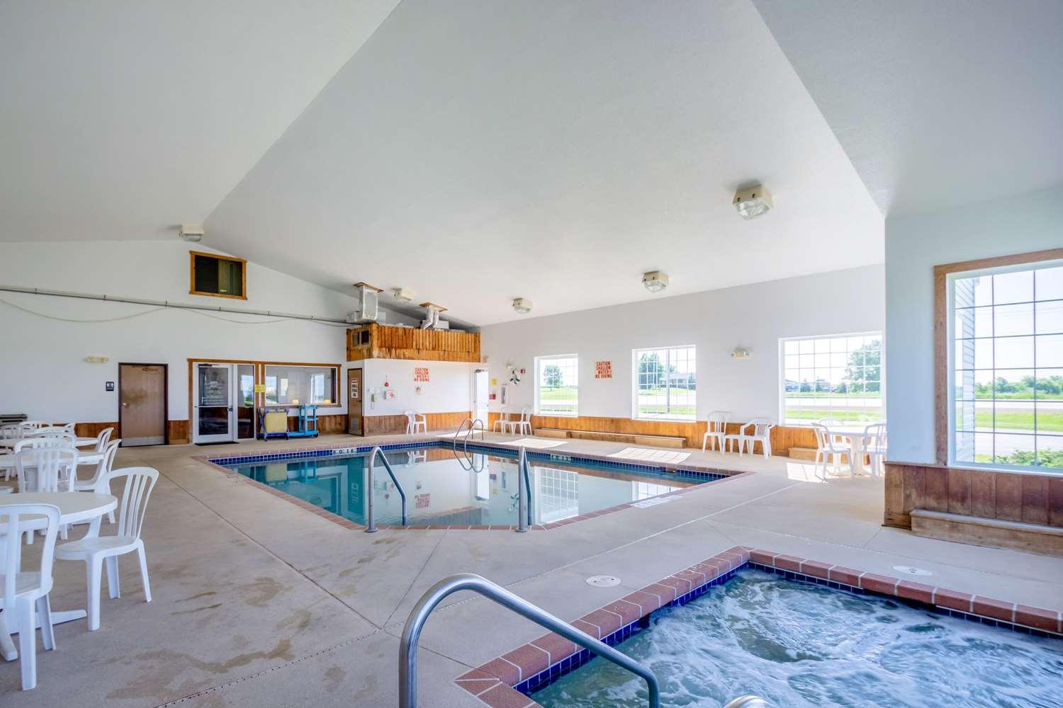 swimming pool spa