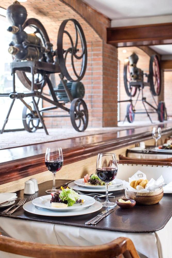 restaurant cafeteria