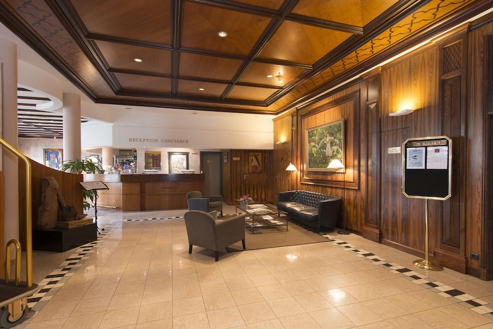 lobby