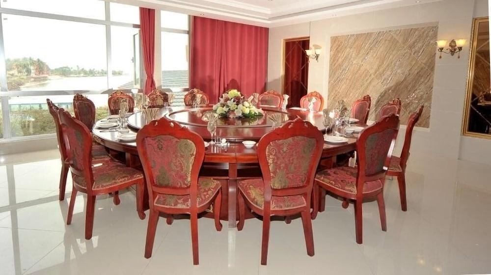 restaurant-cafeteria