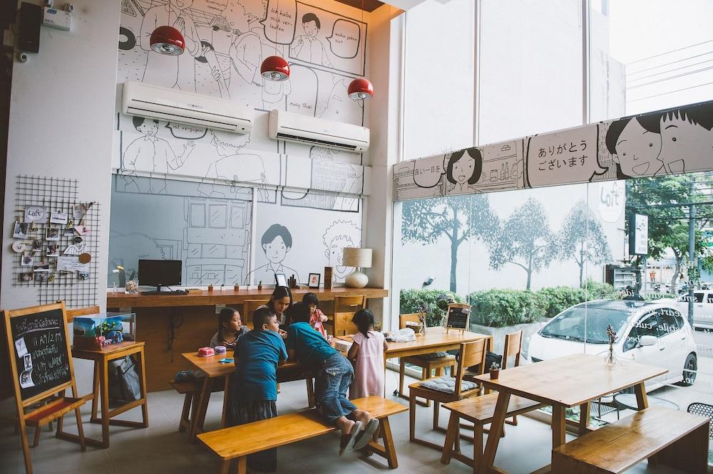 restaurant cafeteria