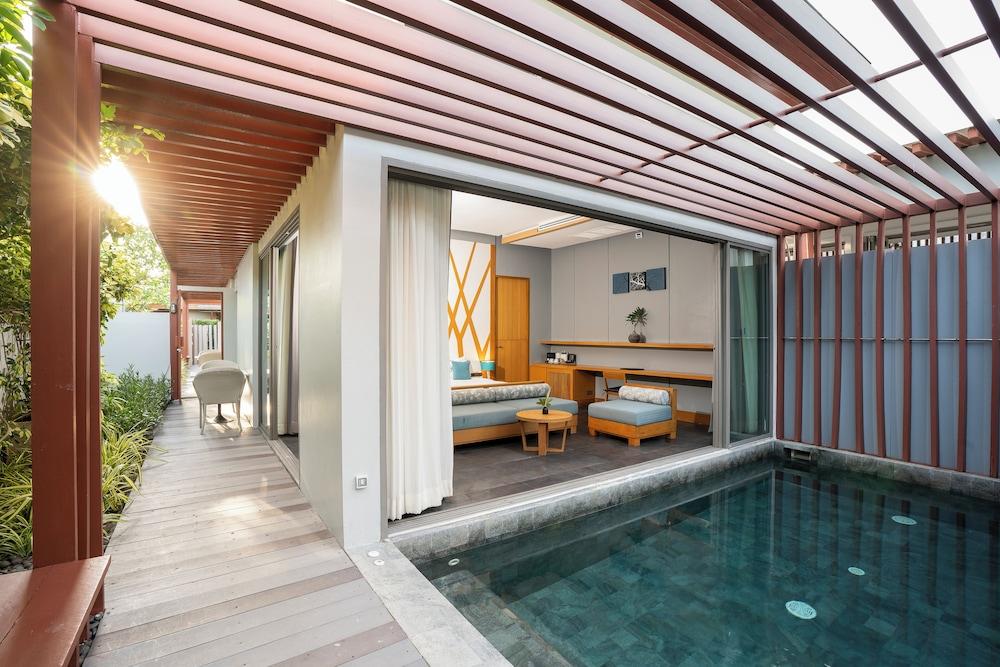 swimming pool spa