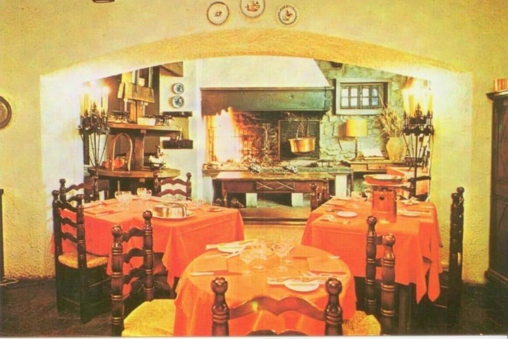 restaurant-cafeteria