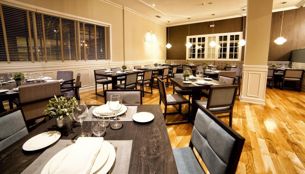 restaurant cafeteria