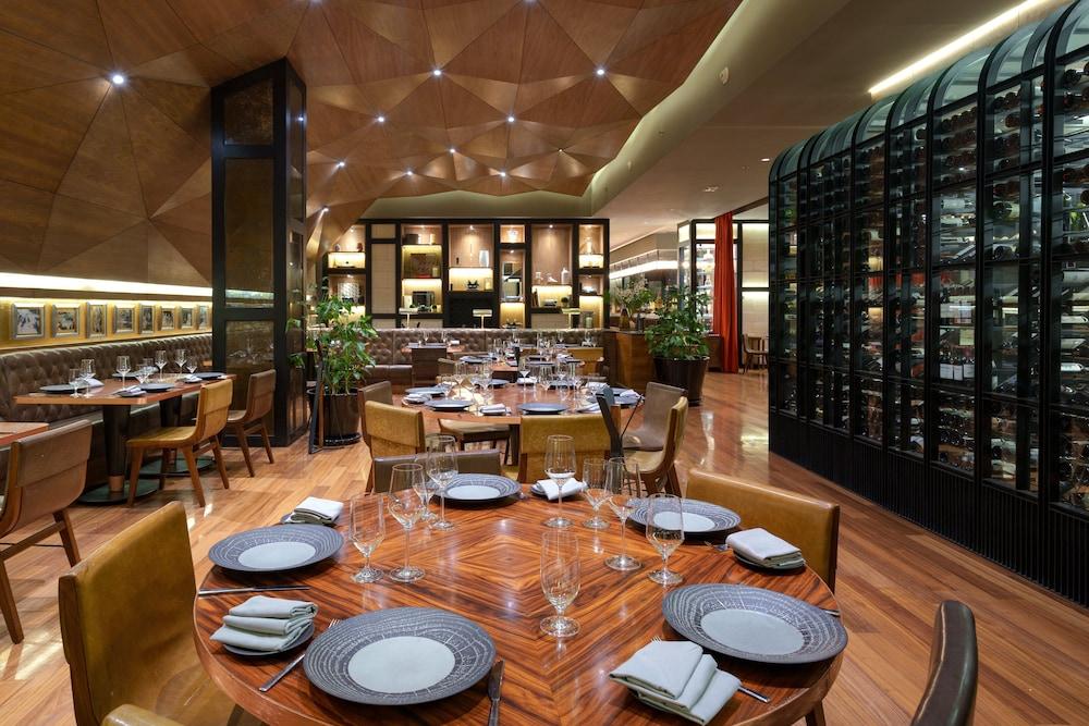 restaurant cafeteria