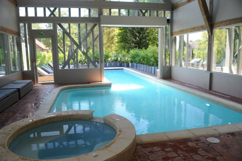swimming pool spa