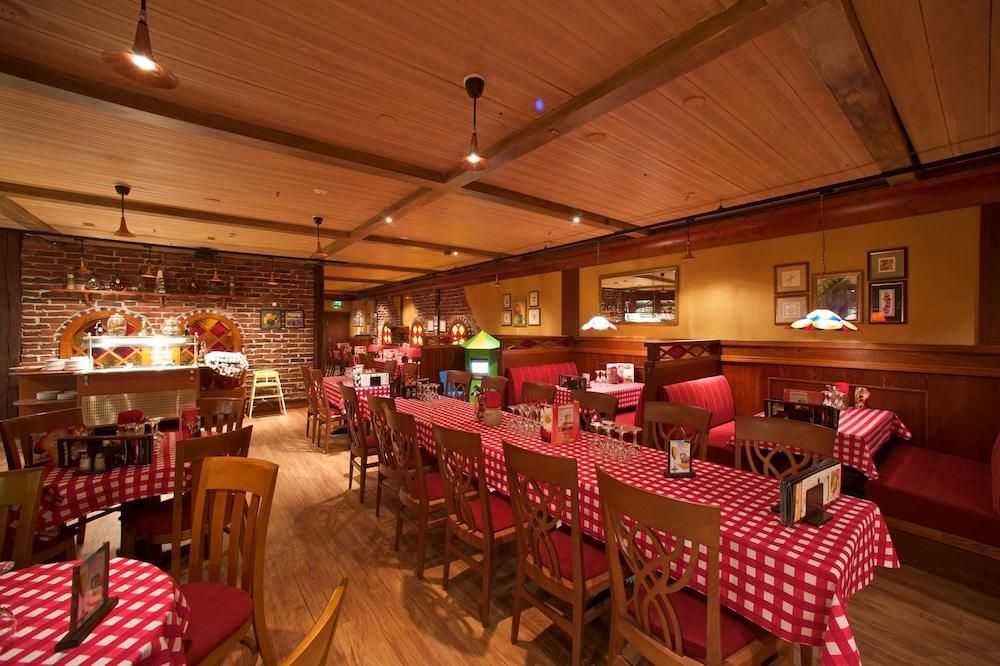 restaurant cafeteria