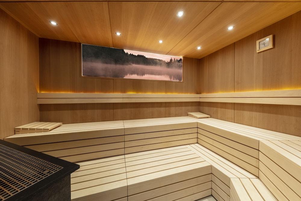 swimming pool spa