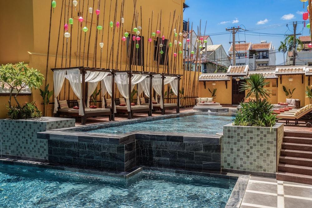 swimming pool spa