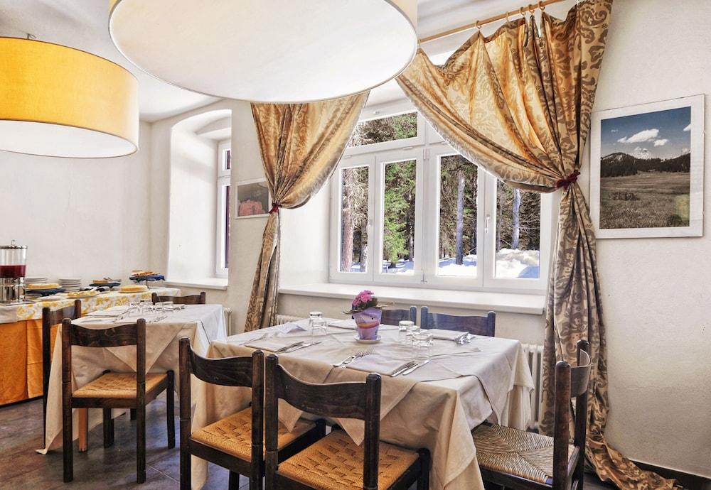 restaurant-cafeteria