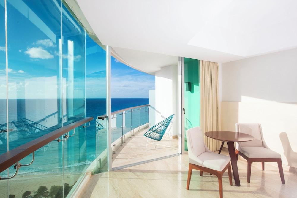 swimming pool spa