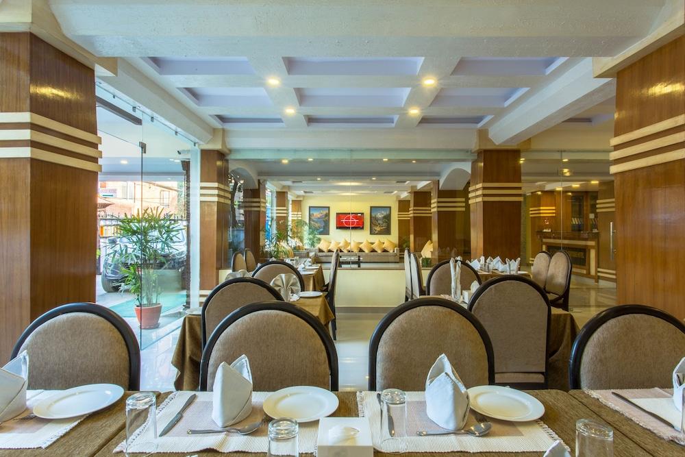 restaurant cafeteria