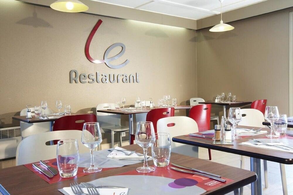 restaurant-cafeteria