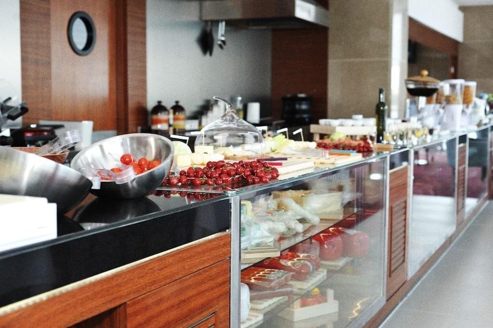 restaurant-cafeteria